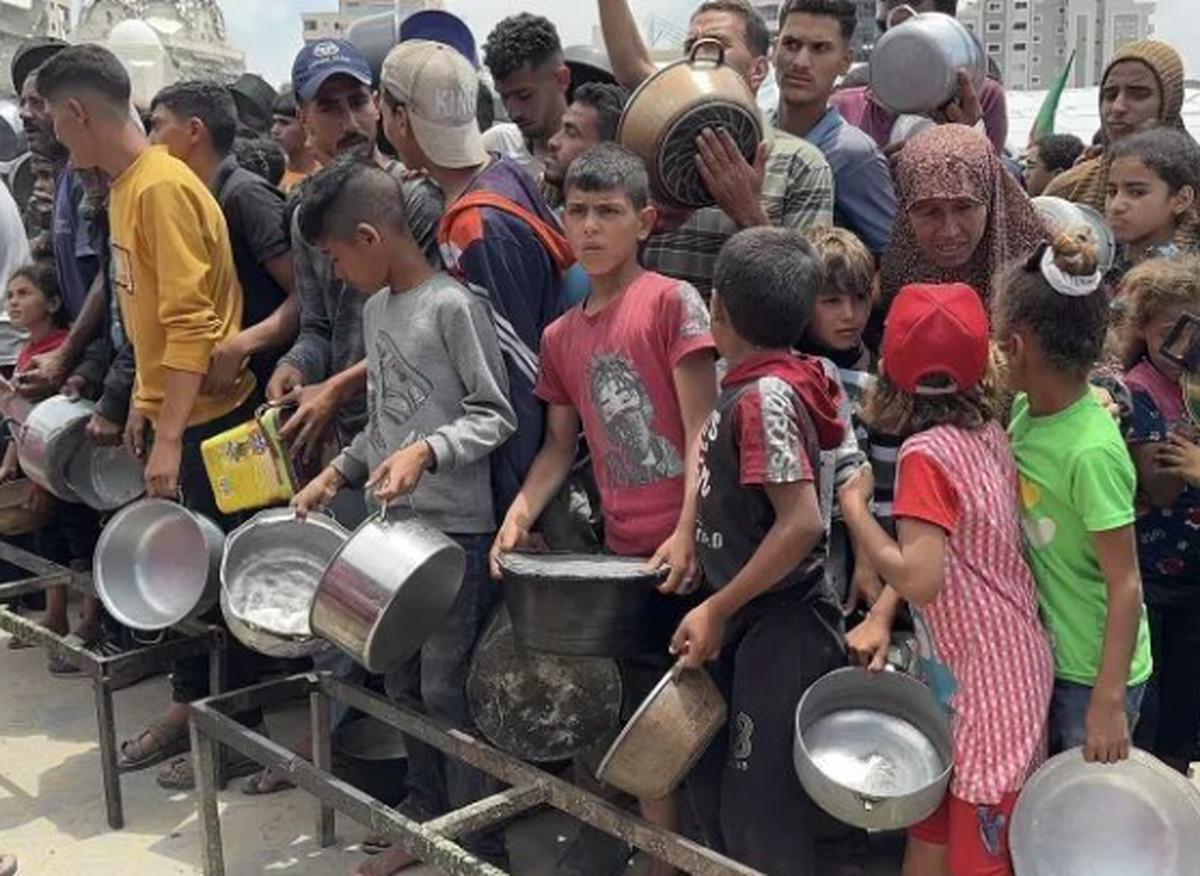 منابع خبری از شهادت ۱۵ فلسطینی در نوار غزه در پی حملات رژیم صهیونیستی از بامداد امروز تاکنون خبر دادند.