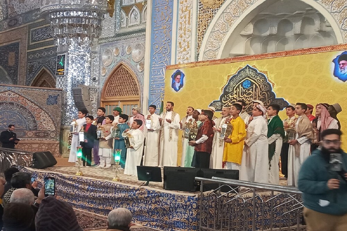 در دهه نخست ماه محرم، معاونت تبلیغات اسلامی حرم مطهر رضوی، با اجرای برنامه‌های متنوع فرهنگی و هنری با رویکرد تبیین فرهنگ مقاومت و توجه به تحولات اخیر منطقه‌ای، میزبان زائران کودک و نوجوان بود.