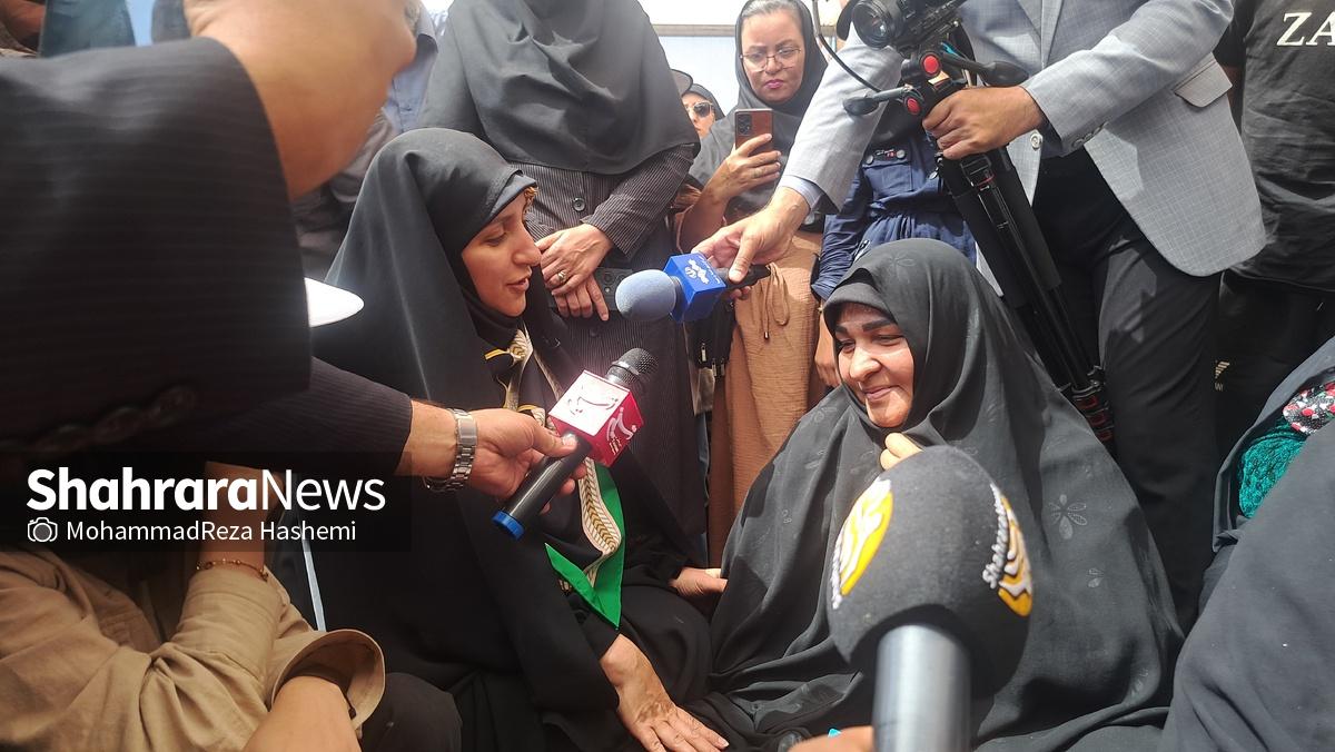 معاون رئیس‌جمهور در امور زنان و خانواده گفت: ما این طرف مرز مشکل نداریم، مشکل اصلی مهاجرین آن طرف مرز در موطن خودشان است که امیدواریم با رایزنی‌هایی که با والی منطقه و خیرین افغانستانی داریم، شرایط آن طرف مرز برای تردد و انتقال این افراد به سرزمین خودشان فراهم شود.
