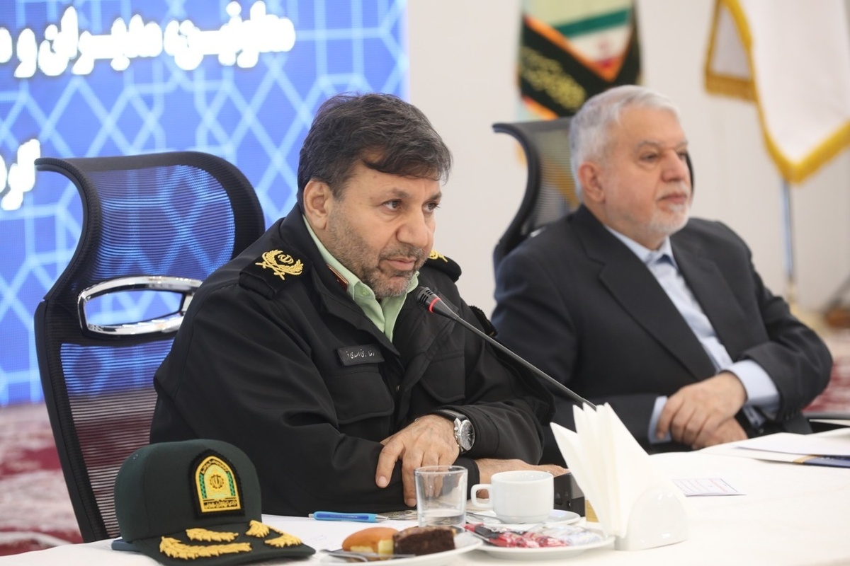 فرمانده یگان‌های انتظامی و حفاظتی فراجا گفت: از دو مسافر قطار تهران - نیشابور انواع شربت موادمخدر کشف شد.