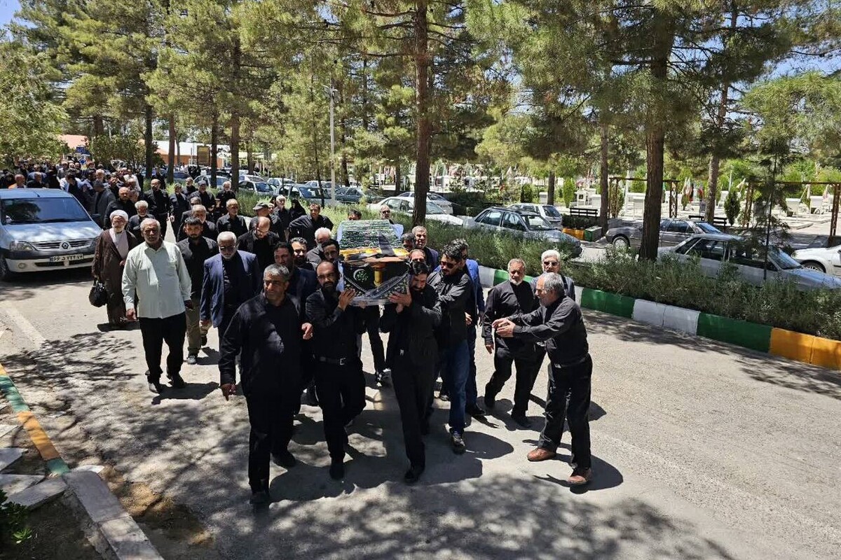 وحیده کفعمی همسر سید مهدی عبادی امام جمعه فقید مشهد و نماینده پیشین مردم خراسان در مجلس خبرگان رهبری و مادر شهیدان سید علی و سید محسن عبادی امروز شنبه در جوار بارگاه قدس رضوی تشییع و در بهشت رضا به خاک سپرده شد.