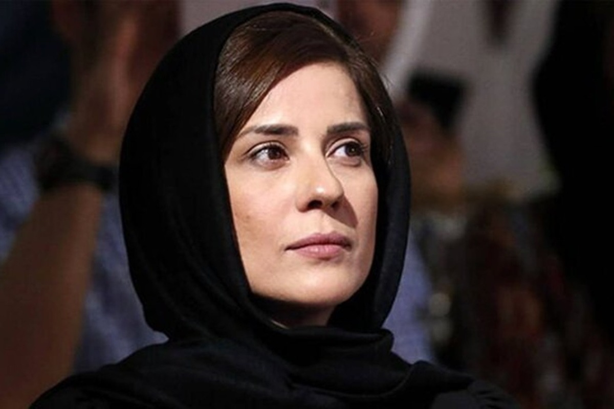 سارا بهرامی که چندی پیش در نمایش «یخ‌بستگی» به ایفای نقش می‌پرداخت، دوباره با همین نمایش به صحنه بازمی‌گردد.