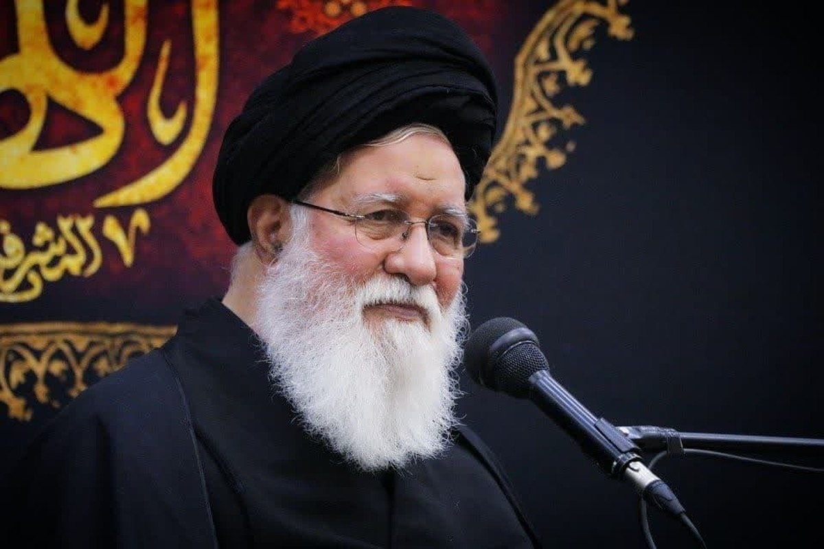نماینده ولی‌فقیه در استان خراسان رضوی و امام‌جمعه مشهد گفت: حجاب خاکریز اول در مقابله با دین‌ستیزی است. اگر دشمن در فتح این خاکریز موفق شود، در دین‌زدایی و دین‌ستیزی خود موفق شده است.
