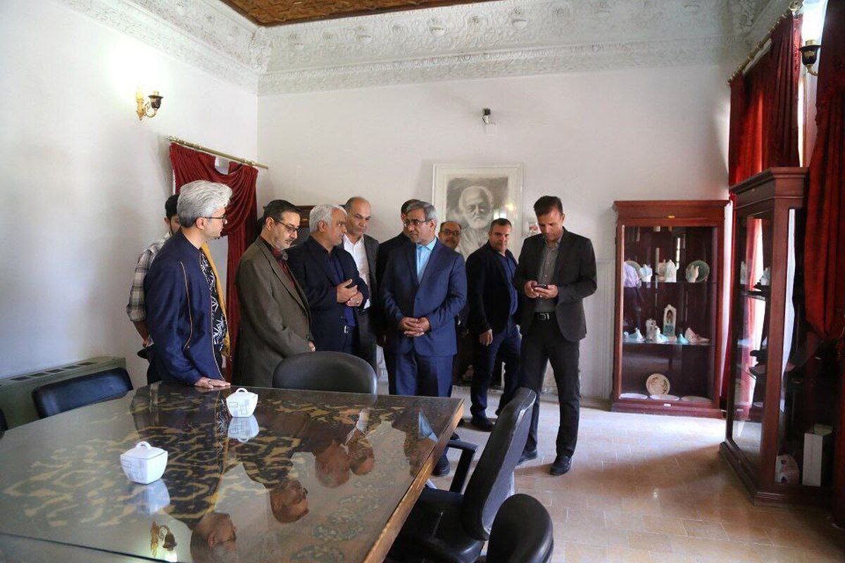 استاندار خراسان رضوی گفت: تکمیل زنجیره ارزش صنایع و هنر‌های سنتی در این استان نیازمند پشتیبانی و سازماندهی است.