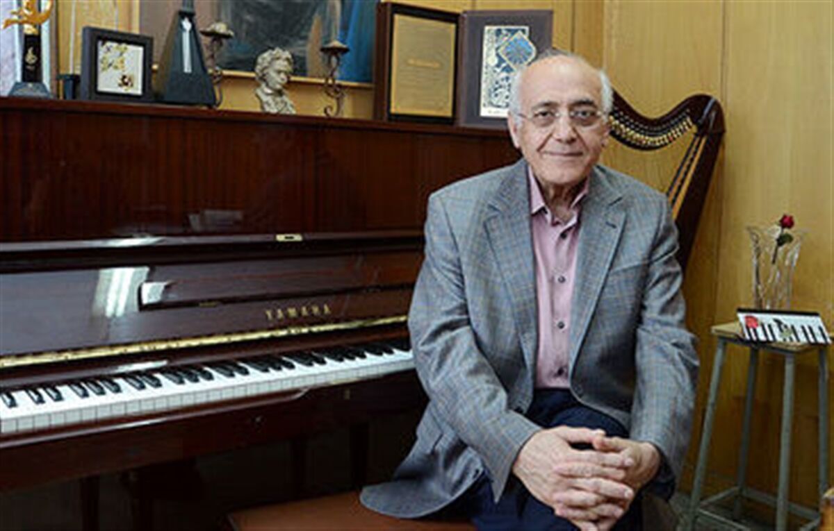 محمد مناجاتی تهیه‌کننده موسیقی به تازگی ویدیویی از محمد سریر در حال اجرای موسیقی «ای ایران» منتشر کرده و درباره این روز‌های استاد محمد سریر نوشته: «وقتی استاد سریر جز «ایران» چیزی را به خاطر نیاورد.