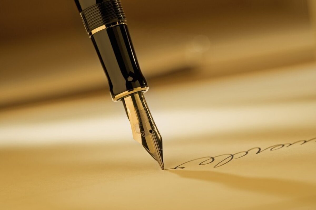 همایش «قلم را از زمین بردار» روز گذشته، ۲۲ تیر ۱۴۰۴، در سالن شهید اصغرزاده مجتمع فرهنگی امام رضا (ع) مشهد برگزار شد.