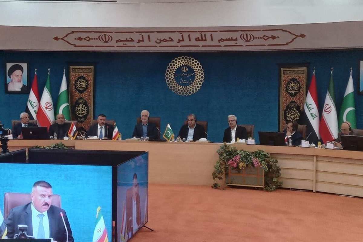 وزیر کشور گفت: جمهوری اسلامی ایران بر این باور است که اربعین یک حرکت اعتقادی، فراملی و جلوه‌ای از همبستگی اسلامی و بستری برای تقویت همکاری‌های منطقه‌ای است.