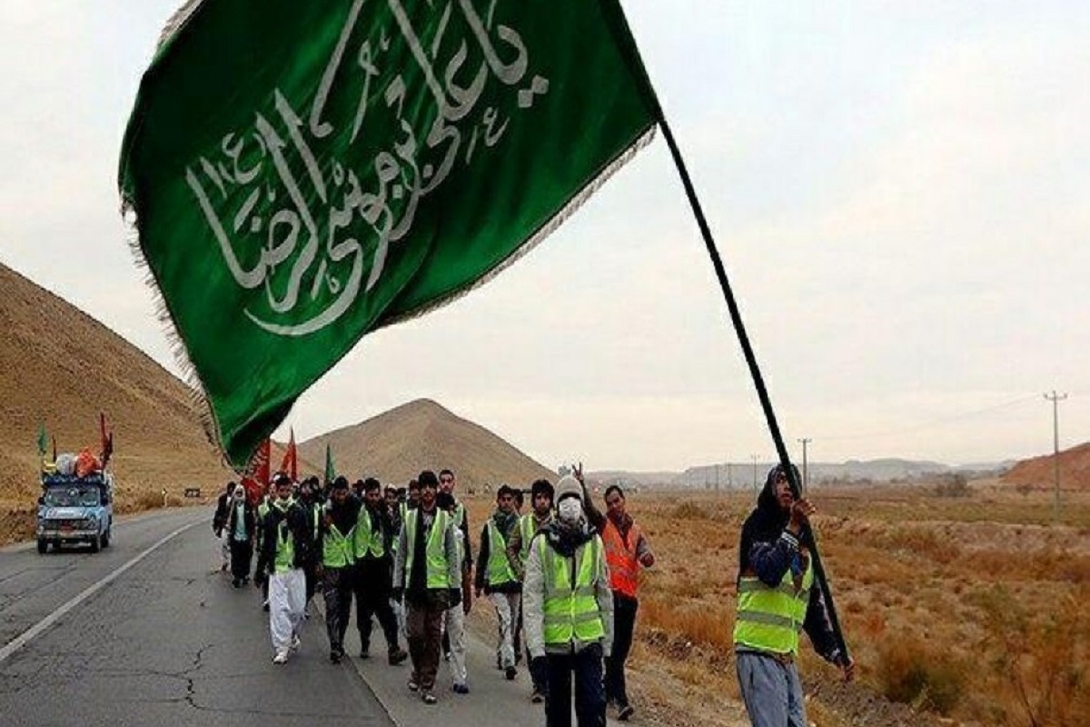 سخنگوی جمعیت خدمتگزار زائران پیاده امام رضا (ع) گفت: طبق پیش‌بینی‌ها، بیش از ۱۰۰ هزار زائر پیاده در ایام دهه پایانی صفر ۱۴۰۴، نیاز به اسکان اضطراری دارند.