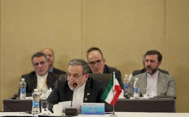 درخواست وزیر خارجه از اعضای شانگهای برای حمایت از ایران در برابر تجاوز آمریکایی-صهیونیستی درخواست وزیر خارجه از اعضای شانگهای برای حمایت از ایران در برابر تجاوز آمریکایی-صهیونیستی