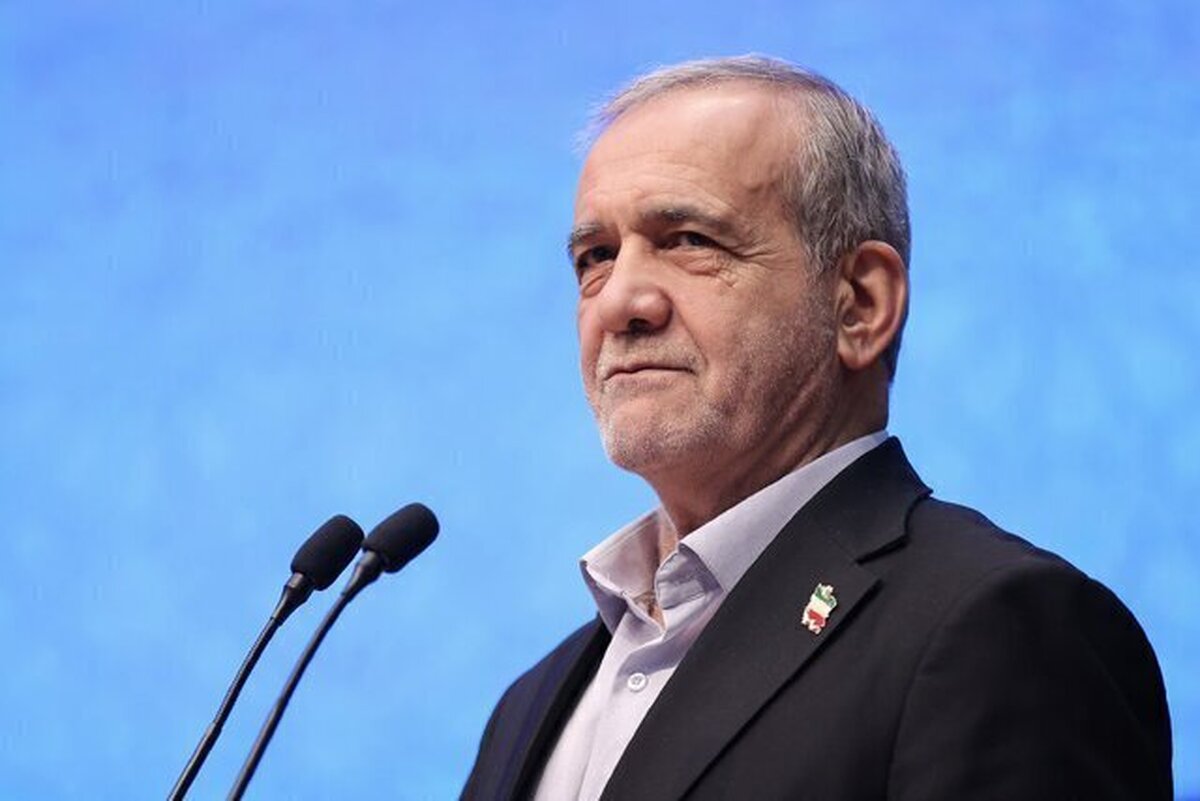رئیس‌جمهور با خانواده شهید مجتبی رضیئی محافظ شهید محمدمهدی طهرانچی دیدار کرد.