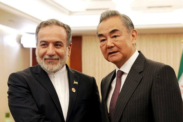 وزرای خارجه ایران و چین دیدار و موضوعات مختلف را بررسی کردند وزرای خارجه ایران و چین دیدار و موضوعات مختلف را بررسی کردند