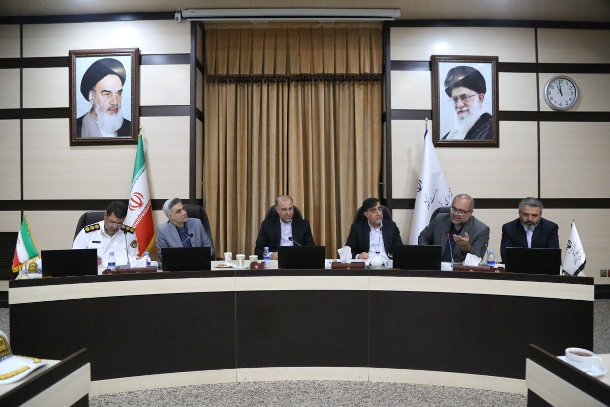 پس از بررسی‌های کارشناسی و فنی در شورای هماهنگی ترافیک استان، مقرر شد عبور قطار شهری مشهد – گلبهار از آزادراه مشهد – چناران، به صورت سطحی و با ایجاد تقاطع غیرهمسطح در کیلومتر ۲ انجام شود.