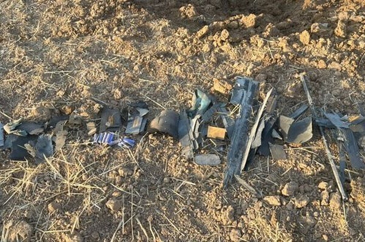 یک منبع امنیتی در کرکوک روز چهارشنبه گزارش داد که یک پهپاد ناشناس در نزدیکی میدان نفتی بای حسن شمالی در روستای ماما، در شهرستان دبس، در شمال غربی این استان، سقوط کرده است.