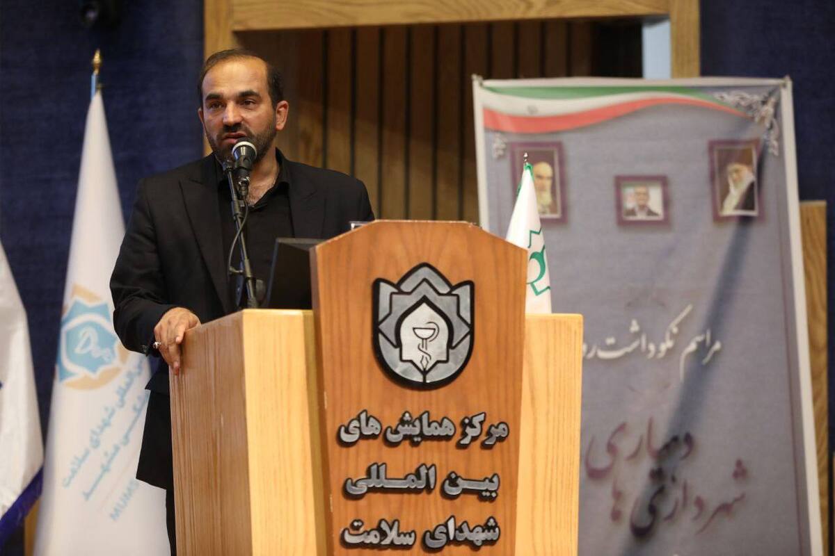رئیس شورای اسلامی شهر مشهد گفت: انتظار مدیریت شهری در حوزه شورا و شهرداری‌ها این است که دولت به صورت کامل قانون اساسی را اجرا کند و اختیارات لازم را به مدیران محلی واگذار کند تا تمرکز از بین برود و به‌نوعی مشارکت مردم ارتقا پیدا کند.