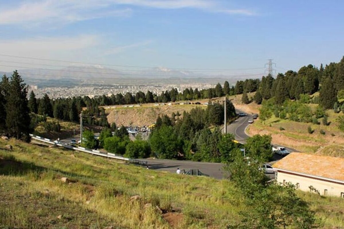 مدیرکل محیط زیست شهرداری تهران ضمن اشاره به پایش آنلاین محیط زیستی پارک سرخه حصار با ۴۴ دوربین نظارتی، از افزایش تعداد نیروگاه‌های خورشیدی پایتخت خبر داد.