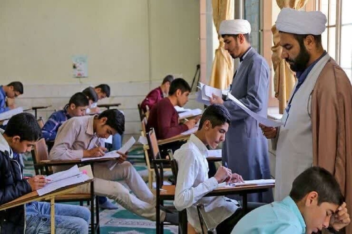 رئیس ستاد پذیرش حوزه علمیه خراسان از افزایش میزان ثبت‌نام متقاضیان حوزه علمیه خراسان امسال نسبت به سال گذشته خبر داد و گفت: در سال ۱۴۰۴ قریب به ۵۸۰۰ متقاضی ثبت نام کردند.