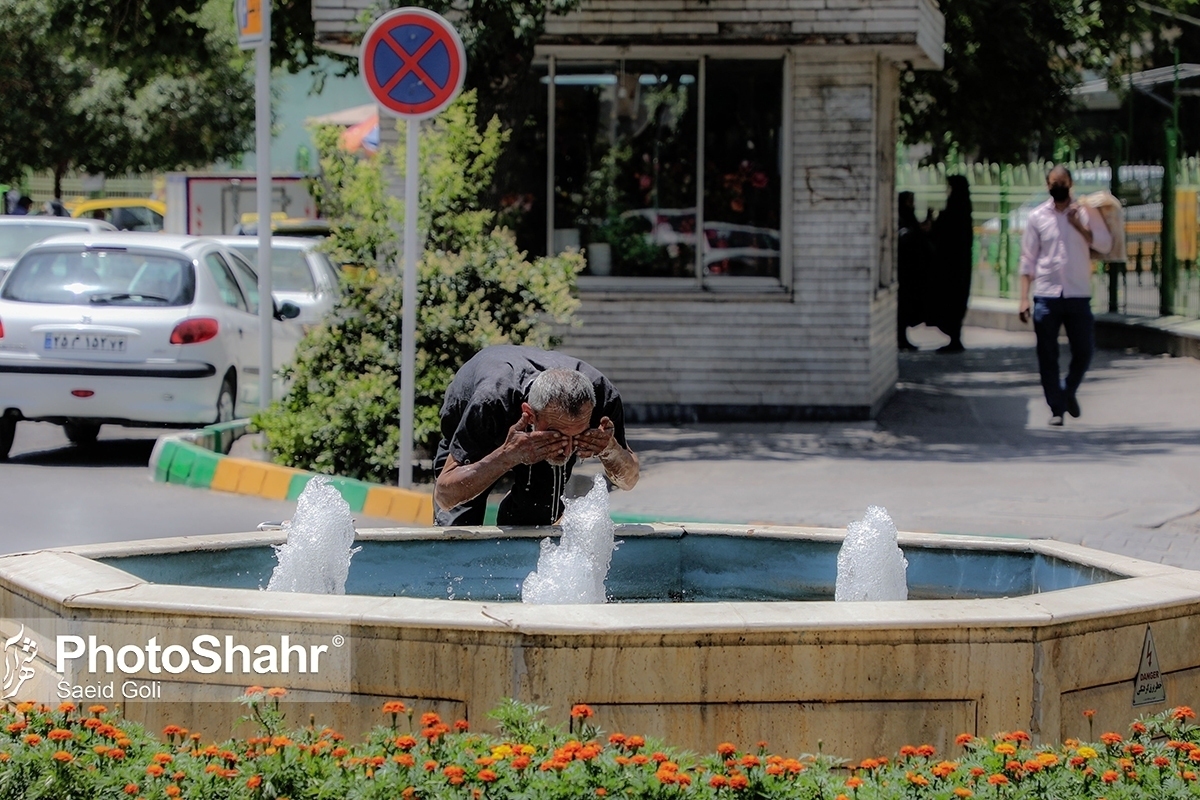 کارشناس مرکز پیش بین هواشناسی خراسان رضوی گفت: هوای گرم بالای ۴۰ درجه در مناطق مختلف این استان تا پایان هفته آینده ماندگار است.