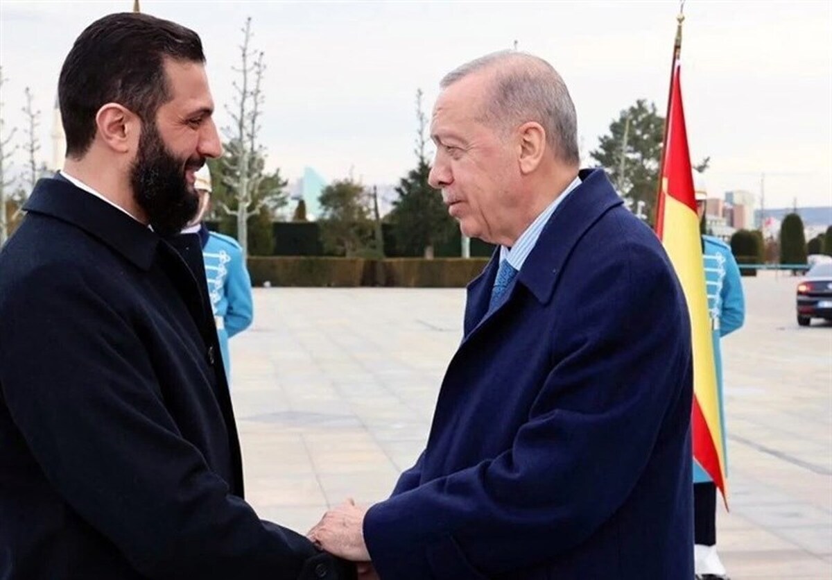 رجب طیب اردوغان، رئیس جمهور ترکیه با احمد الشرع، رئیس دولت انتقالی سوریه تلفنی گفت‌و‌گو کرد.
