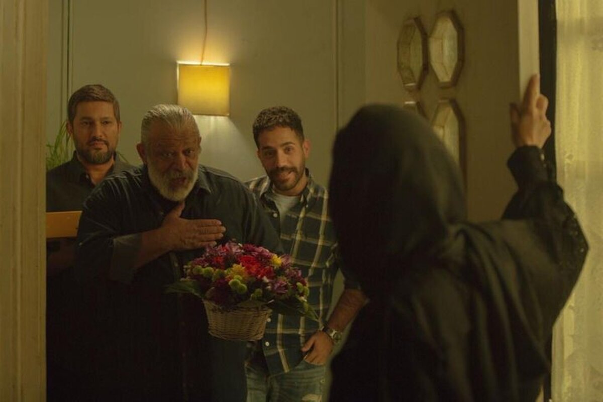 فیلم سینمایی «پیرپسر» ساخته اکتای براهنی که در روز‌های پرتنش جنگ اسرائیل علیه ایران روی پرده سینما‌ها بود و اکنون نیز به عنوان نماینده سینمای اجتماعی در ردیف پرفروش‌ترین فیلم‌ها قرار گرفته، این روز‌ها با حواشی زیادی رو‌به‌رو شده است.