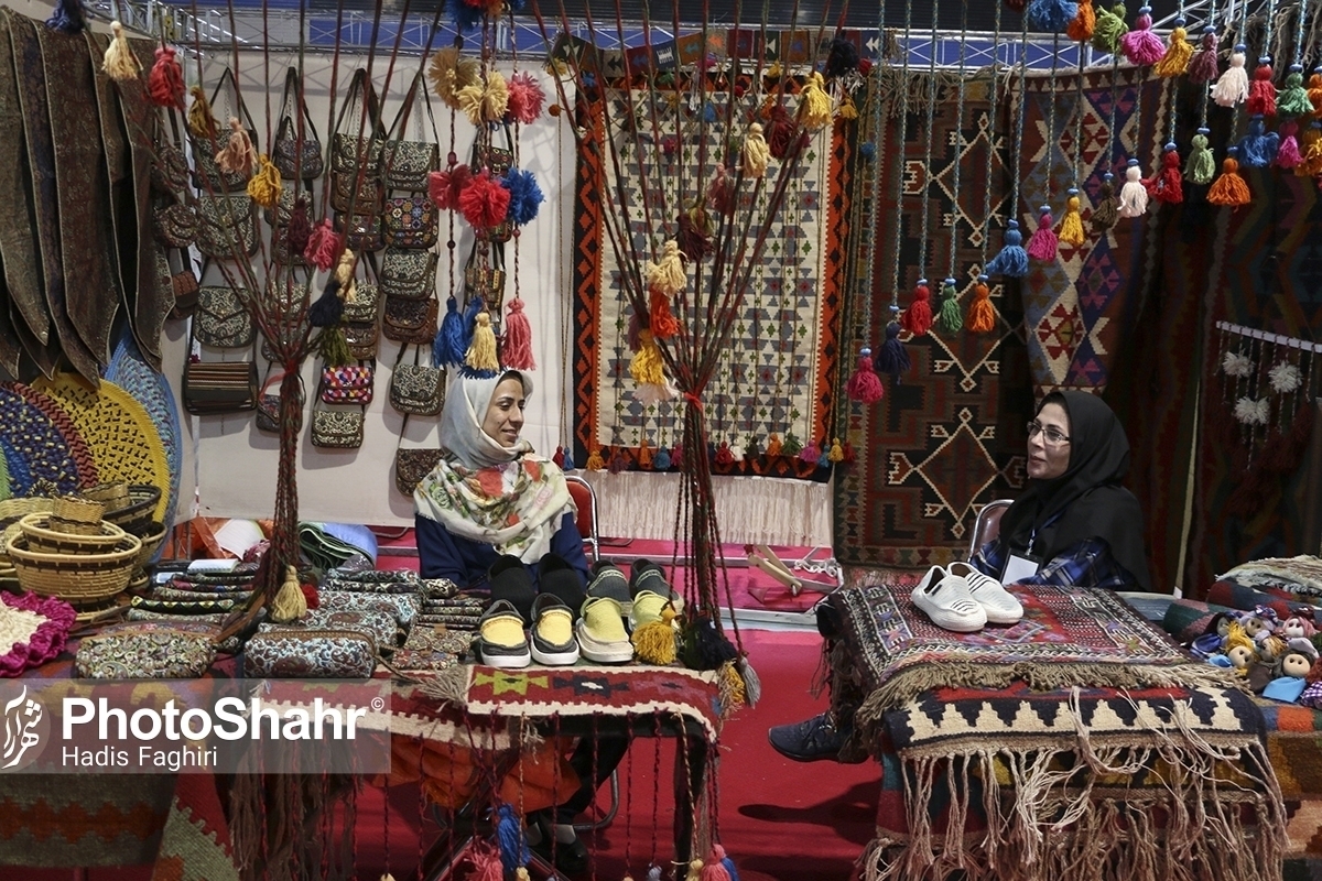 وزیر میراث فرهنگی، گردشگری و صنایع‌دستی، گفت: در شرایط بحرانی، لازم است با راهکارهایی نظیر صندوق حمایت، مسئولیت اجتماعی و تسهیلات ویژه، از بروز اختلال در زنجیره تولید و فروش صنایع‌دستی جلوگیری و شرایطی فراهم شود که صنایع‌دستی به روند طبیعی خود در تولید، توزیع و بازار بازگردد.