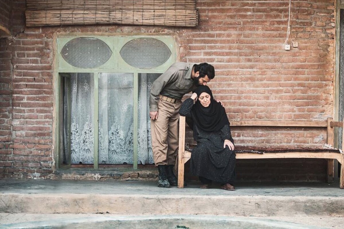 فیلم سینمایی «اشک هور» چهلم شهدای جنگ تحمیلی اسرائیل علیه مردم ایران روانه آنتن می شود.