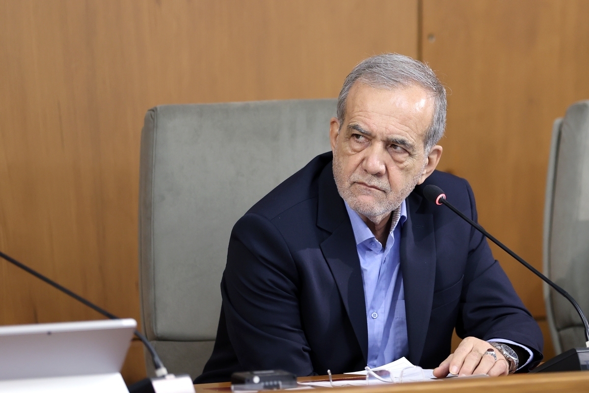 پزشکیان در جلسه عصر امروز هیئت دولت گفت: بحران آب از آنچه امروز درباره آن صحبت می‌شود، جدی‌تر است.