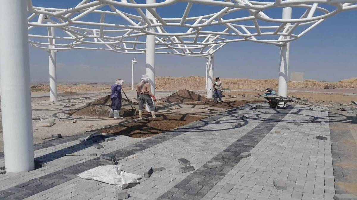 معاون محیط زیست و خدمات شهری شهرداری مشهد گفت: فاز اول پارک عترت به عنوان یکی از پروژه‌های کلیدی منطقه۳، افزون بر افزایش سرانه فضای سبز، نقشی مؤثر در ارتقای کیفیت زندگی شهروندان خصوصاً ساکنان حاشیه شهر ایفا خواهد کرد.