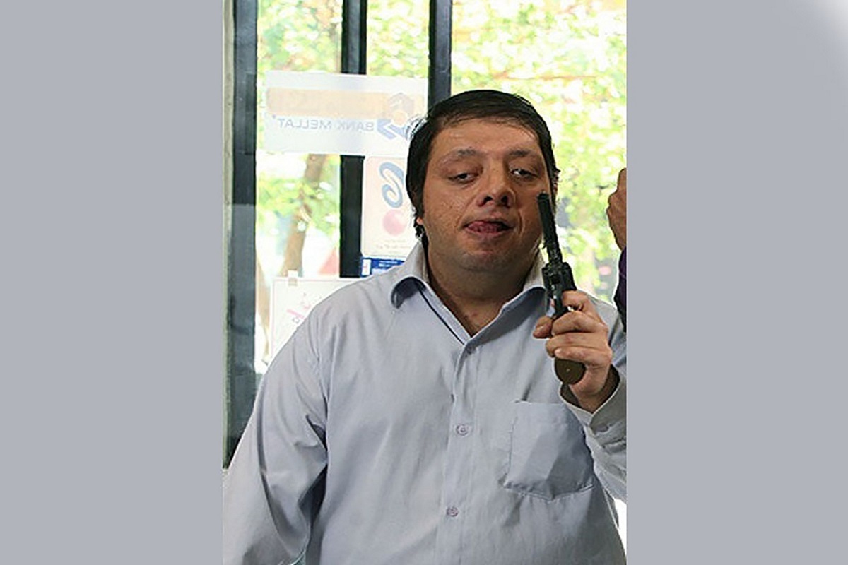 فرشاد حسینی موحد بازیگر سینما و تلویزیون دو شب پیش از دنیا رفت.