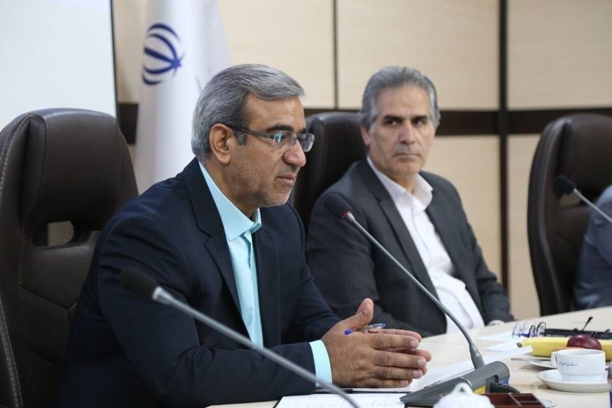 استاندار خراسان رضوی گفت: در روز‌های پرالتهاب اخیر، همراهی مثال‌زدنی مردم با نیرو‌های مسلح و دستگاه‌های اجرایی، جلوه‌ای بی‌بدیل از انسجام ملی را به نمایش گذاشت. این همدلی نه‌تنها در مدیریت بحران‌ها نقش کلیدی ایفا کرد، بلکه الگویی مؤثر از تعامل دولت و ملت برای عبور از شرایط اضطرار و تأمین امنیت پایدار کشور ارائه داد.
