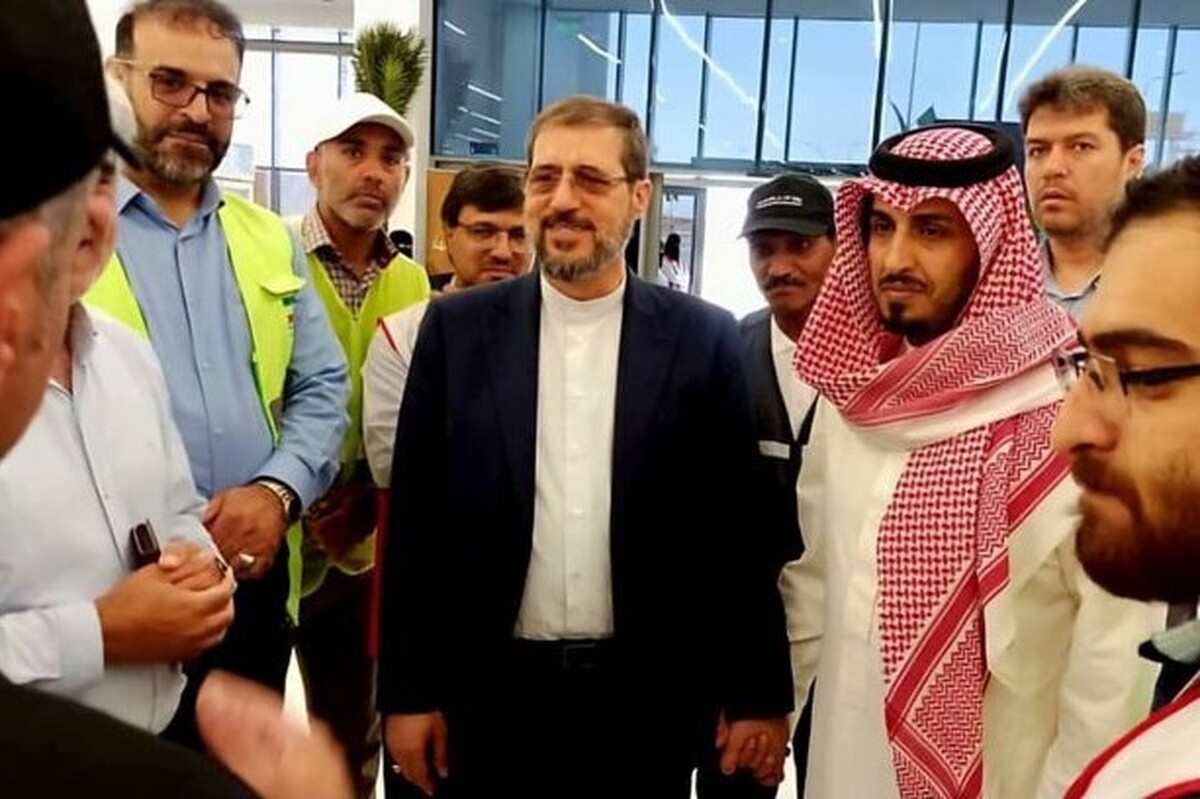 رئیس سازمان حج و زیارت با اشاره به بازگشت حدود ۷۰ درصد زائران ایرانی از عربستان به ایران، گفت: محض اینکه امکان برقراری پرواز ایمن فراهم شود، حتما اقدامات لازم با فوریت برای برقراری پرواز بازگشت حجاج ایرانی انجام خواهد شد.