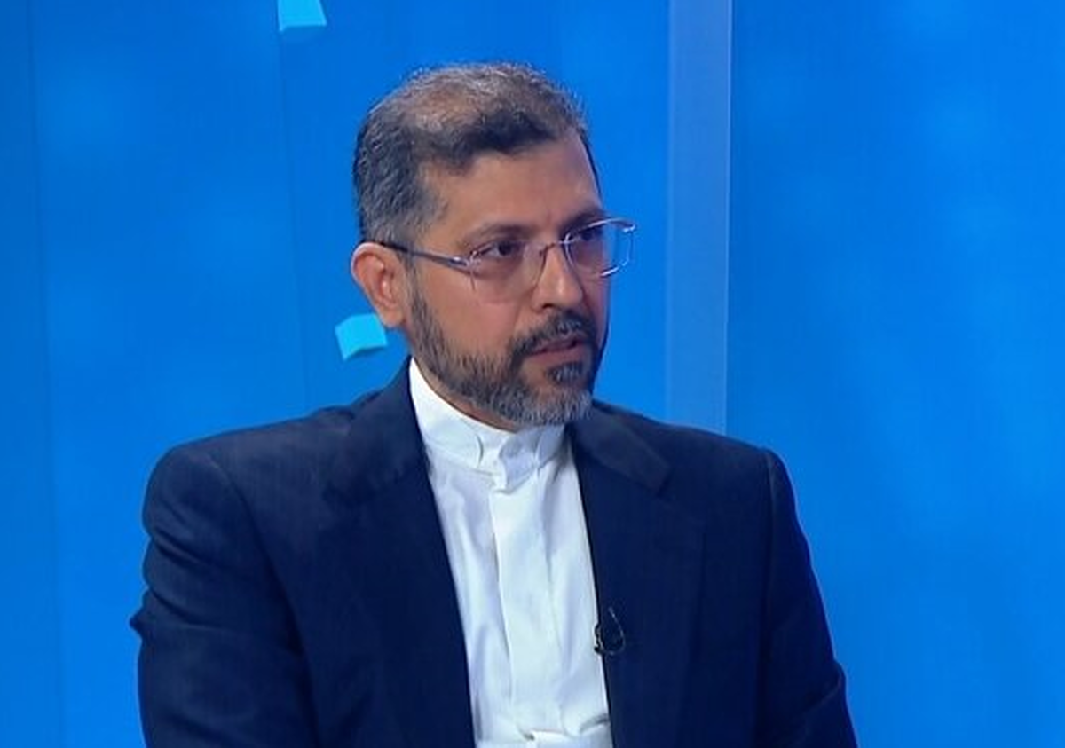 سعید خطیب‌زاده با بیان اینکه این واشنگتن بود که پیام‌هایی را به ایران برای توقف جنگ فرستاد، تاکید کرد که واشنگتن باید غرامت خسارت‌هایی که به تاسیسات ایران وارد کرده است، بپردازد.