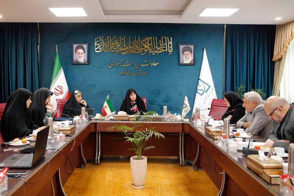 معاون رئیس‌جمهور در امور زنان و خانواده بر ضرورت تدوین راهبردهای پیشگیری از مصرف دخانیات در میان زنان و خانواده‌ها تاکید کرد.