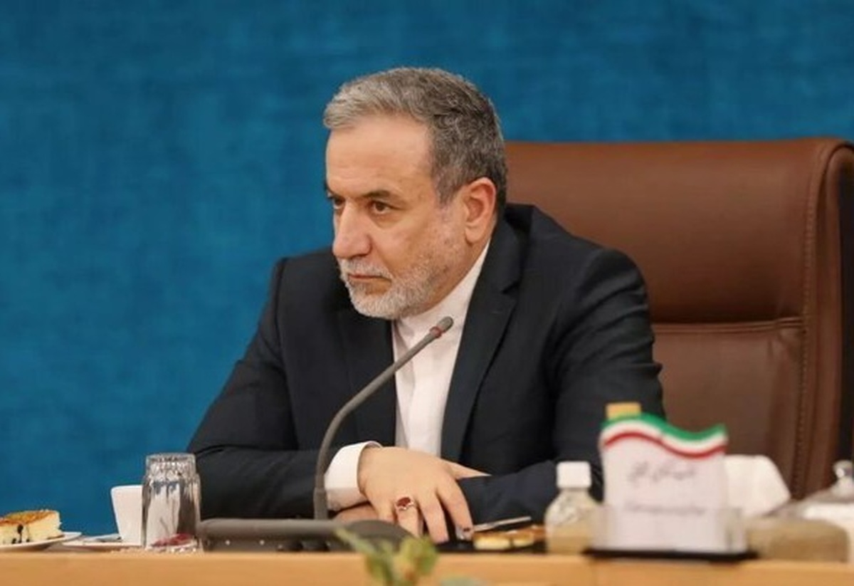 وزیر امور خارجه خاطرنشان کرد: اولویت‌های اصلی ما همسایگان هستند و ظرفیت‌هایی دارند که می‌توانند بسیاری از مشکلات ما را به طور کامل رفع کنند.