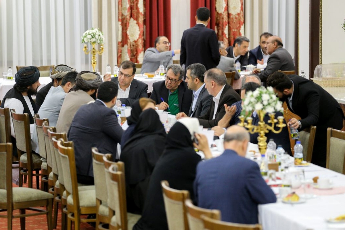 در جریان سفر هیأت ولایت هرات به خراسان رضوی، شامگاه شنبه ۲۸ تیرماه، ششمین نشست کمیته مشترک اقتصادی دو استان هم‌مرز با حضور نمایندگان بخش دولتی و خصوصی ایران و افغانستان برگزار شد.