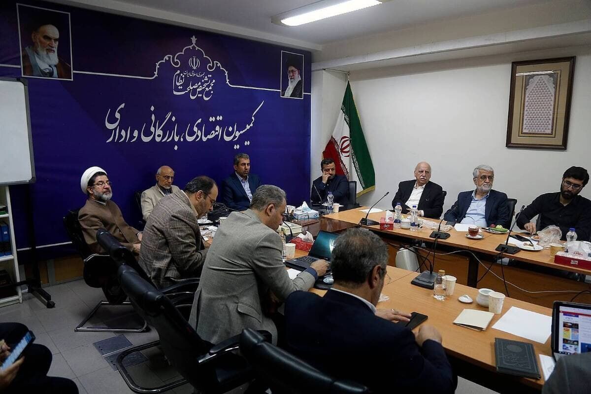 رئیس کمیسیون اقتصادی، بازرگانی و اداری دبیرخانه مجمع تشخیص مصلحت نظام از بررسی سناریوهای اقتصادی درصورت اجرای مکانیسم ماشه(اسنپ بک) خبر داد و گفت: راهکارهای کاهش تبعات اقتصادی اجرای اسنپ بک در کمیسیون اقتصادی دبیرخانه مجمع بزودی نهایی خواهد شد.