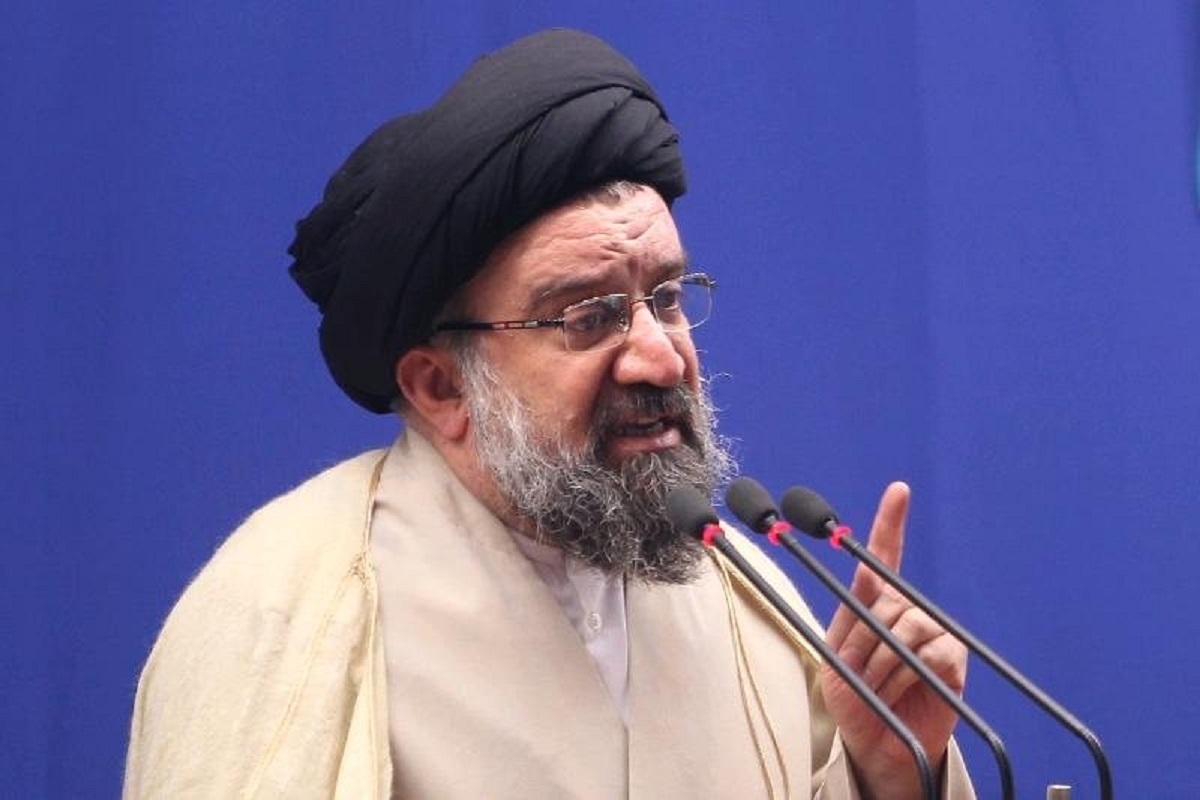 امام جمعه موقت تهران تاکید کرد: اینکه کسی فکر کند ما در پی ادغام مذاهب هستیم تفسیر نادرست از وحدت است.