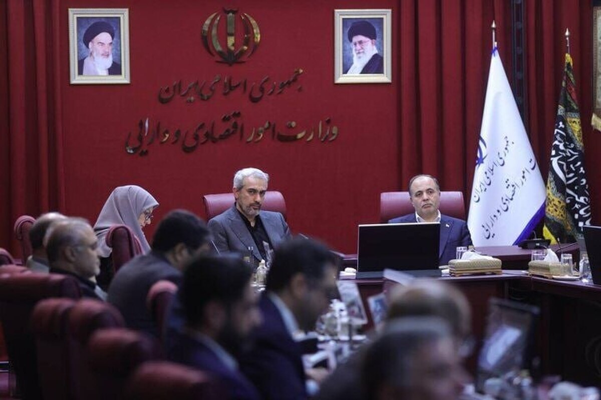هشتاد و نهمین جلسه هیات مقررات زدایی با حضور وزرای اقتصاد و جهادکشاورزی برگزار شد که موضوع صدور مجوز برای شرکت‌های متقاضی بازاریابی شبکه‌ای به تصویب اعضای این هیأت رسید.