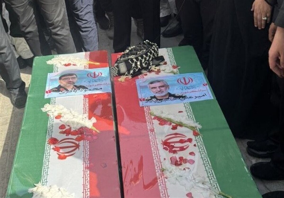 بعد از عملیات وعده صادق ، شهید محمود باقری از دستان مقام معظم رهبری نشان فتح طلایی دریافت کرد؛ اما به هیچکس نگفت! چرا ؟