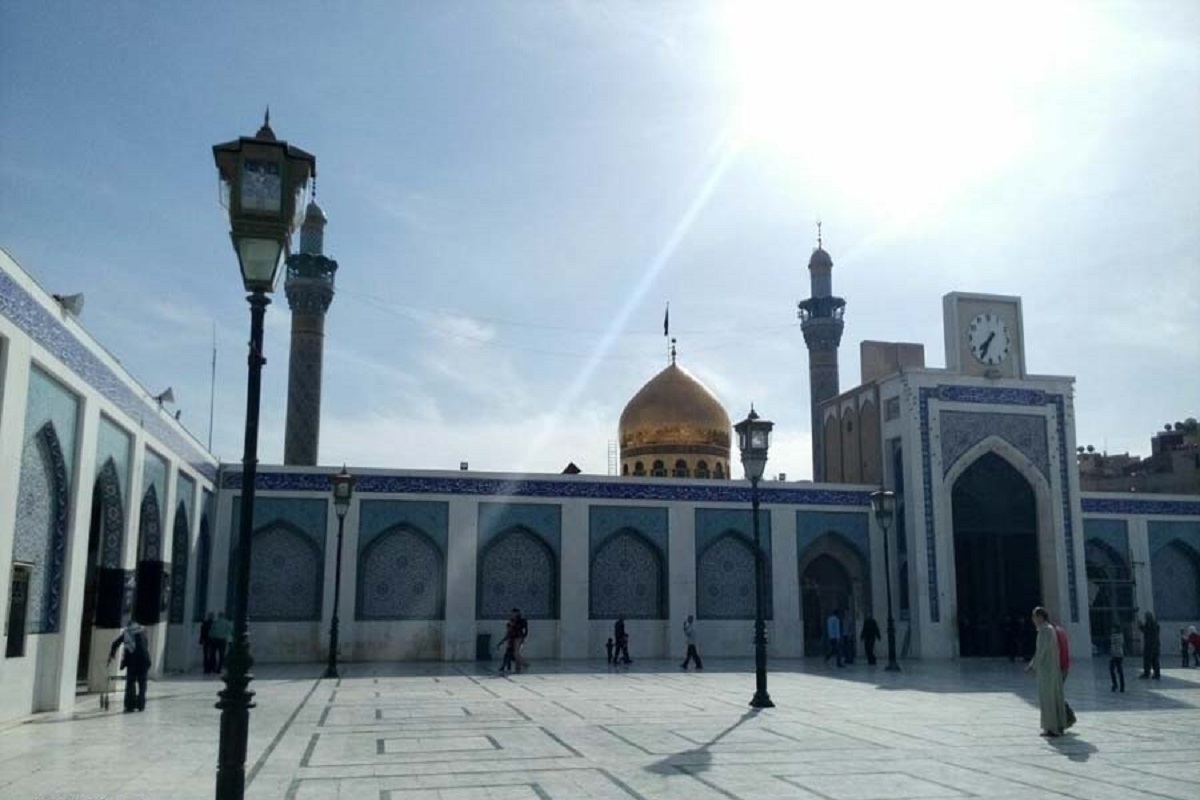 با وجود اینکه اهالی دمشق خود را برای برپایی عزاداری محرم در حرم‌حضرت زینب (س) آماده کرده بودند، نیرو‌های جولانی شب گذشته هم‌زمان با شب نخست ماه محرم ۱۴۰۴ در‌های حرم را بستند.