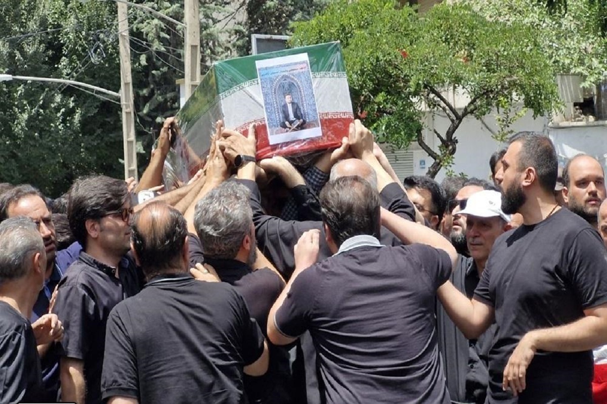 شهید احسان ذاکری، پاسدار قرآنی و خبرنگار سابق خبرگزاری دفاع مقدس، که در حمله رژیم صهیونیستی به محل سازمان بسیج مستضعفین  به شهادت رسید امروز جمعه ششم تیرماه در تهران تشییع شد.
