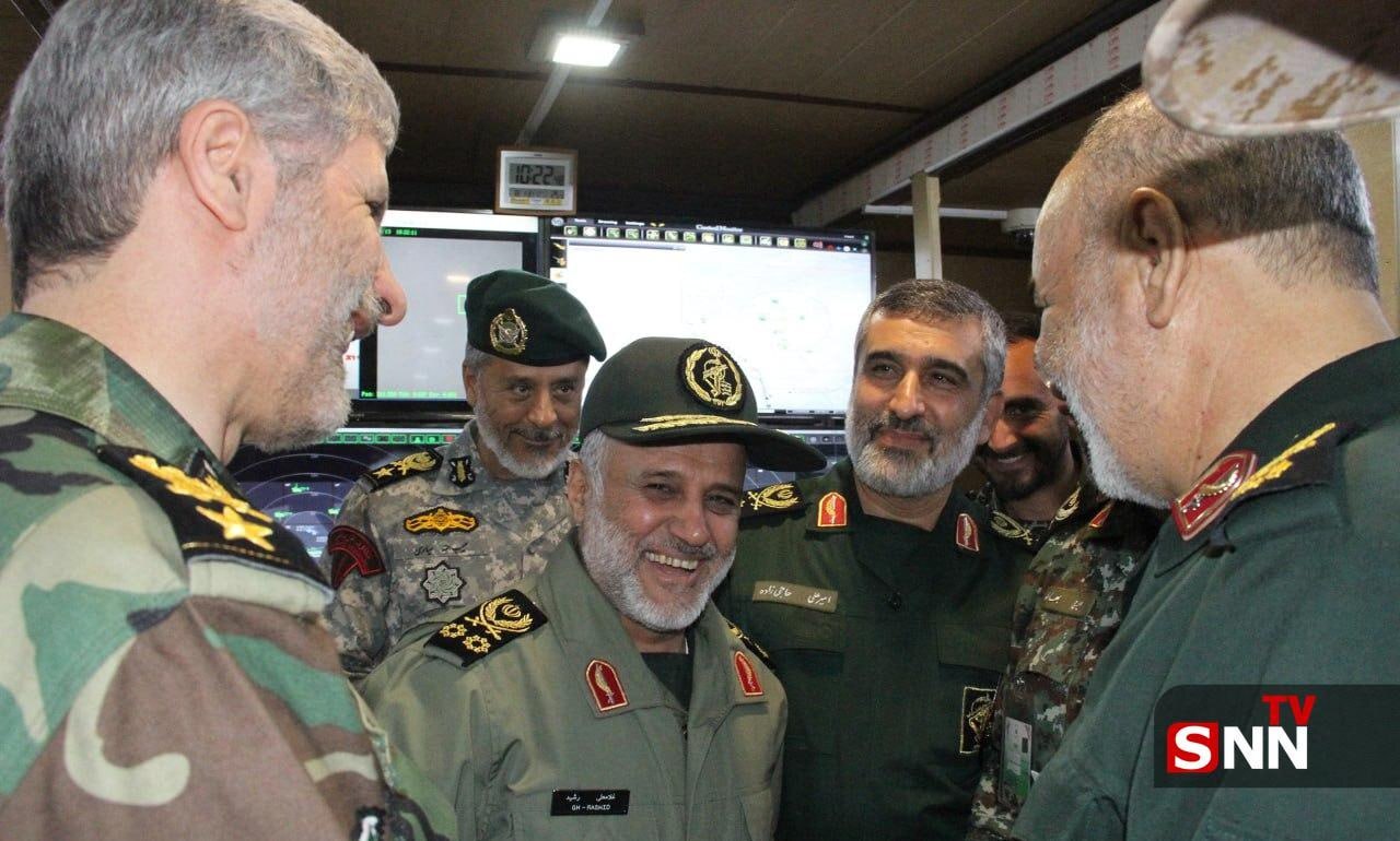 قاب کمنظیر از فرماندهان میدان در جریان حمله صهیونیستها به ایران + عکس قاب کمنظیر از فرماندهان میدان در جریان حمله صهیونیستها به ایران + عکس