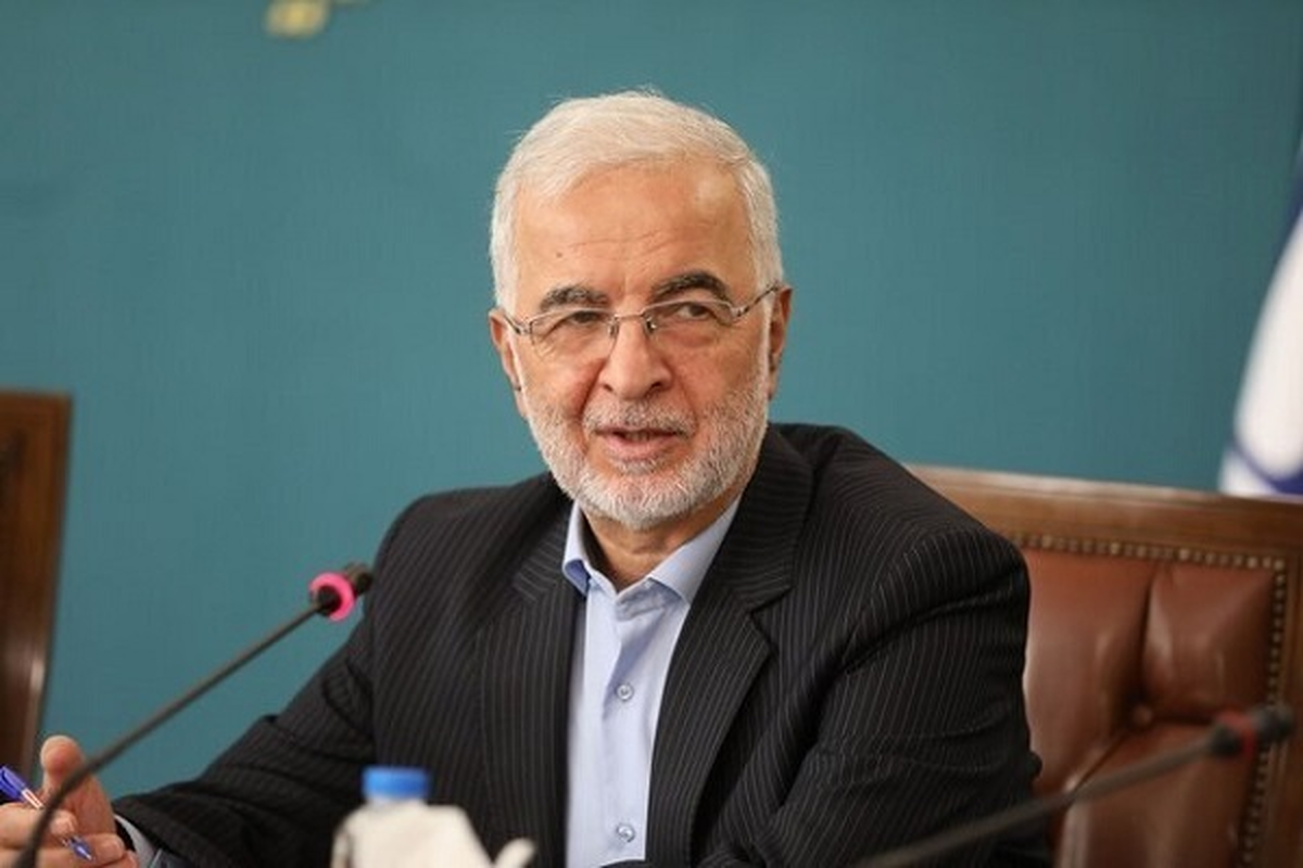 وزیر کشور گفت: برخورد جدی با نفوذی‌ها و اتباع غیرمجاز، بخشی از تلاش برای حفظ امنیت و آرامش جامعه است که ادامه دارد و این مهم بدون همراهی مردم امکان‌پذیر نیست.