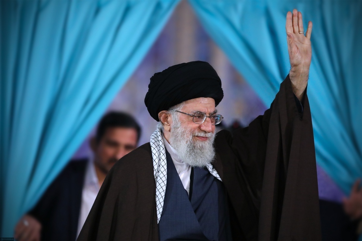 انتشارات الگوریتم لندن، کتاب، آیت‌الله سید علی خامنه‌ای، زندگی و میراث فکری «رهبر_حکیم» تألیف دکتر سعیدرضا عاملی را به زبان انگلیسی و بصورت برخط منتشر کرد.