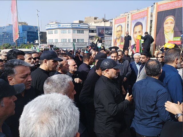 حضور رئیس جمهور در مراسم تشییع پیکر شهدای اقتدار + عکس حضور رئیس جمهور در مراسم تشییع پیکر شهدای اقتدار + عکس