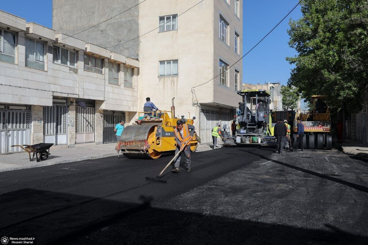نایب‌رئیس کمیسیون عمران، حمل‌ونقل و ترافیک شورای اسلامی شهر مشهد مقدس گفت: طی ماه‌های اخیر، تغییرات محسوسی در سطح شهر رخ داده و آسفالت بسیاری از معابر اصلی و فرعی، رضایت عمومی و احساس امید را میان شهروندان ایجاد کرده است.