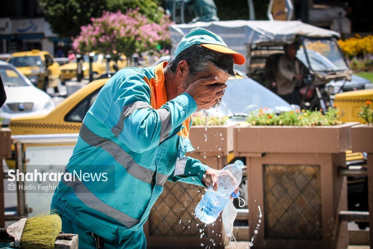 کارشناس اداره هواشناسی خراسان رضوی گفت: برای روزهای آتی، روند افزایش دما در سطح استان پیش‌بینی می‌شود؛ به‌طوری‌که روز سه‌شنبه، دمای مشهد به ۴۰ درجه و دمای مناطق گرمسیر استان به ۴۵ درجه خواهد رسید.