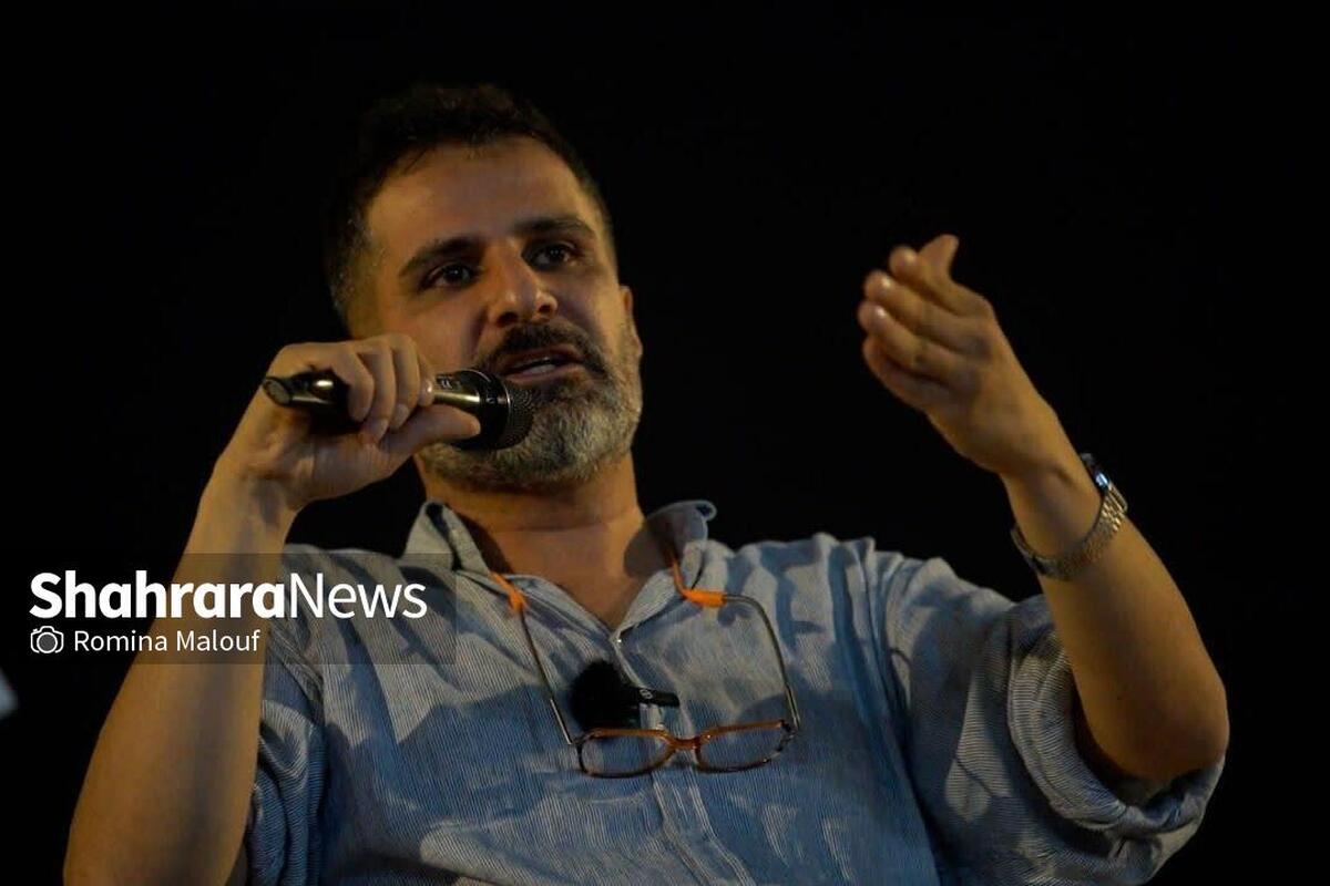نشست انتقال تجربه با حضور عادل تبریزی، کارگردان سریال «اجل معلّق»، در پردیس سینمایی هویزه مشهد برگزار شد.