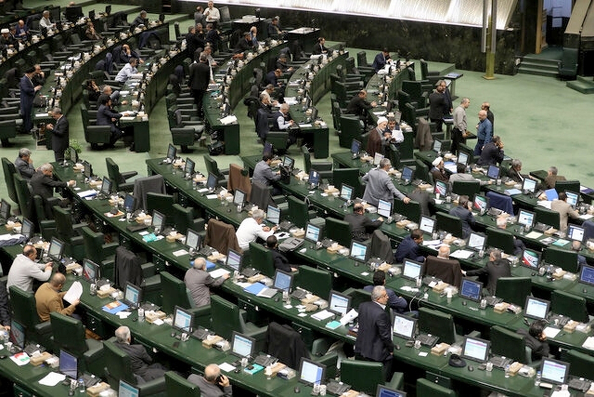 نمایندگان مجلس در مصوبه‌ای شروطی برای واردات پهپاد غیر نظامی و قطعات مربوط به آن تعیین کردند.