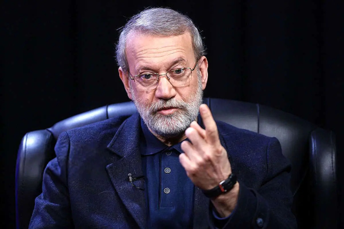 لاریجانی، مشاور عالی رهبر انقلاب اسلامی گفت: اسراییل قصد داشت بعد از زدن سران قوا در جلسه، سراغ رهبری برود. در ابتدای جنگ دست نظامی ما از اسراییل پایین‌تر بود. روز دوشنبه هفته اول جنگ خیلی روز مهمی بود.
 