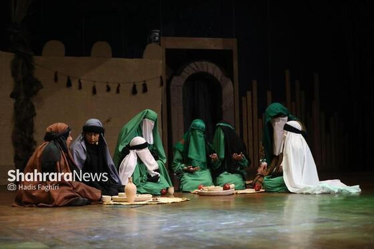 نمایش «مثنوی سرخ» به‌کارگردانی رضا حسینی در سالن تئاتر شهر مشهد به روی صحنه می‌رود.